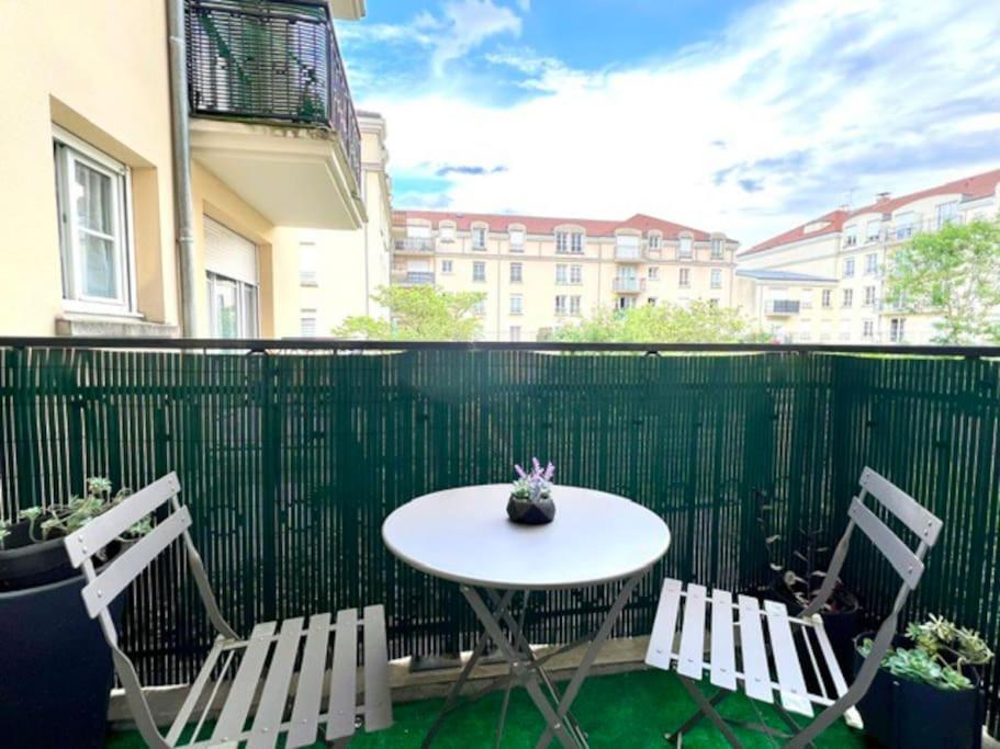 Appartement En Centre-Ville Bussy-Saint-Georges Bagian luar foto