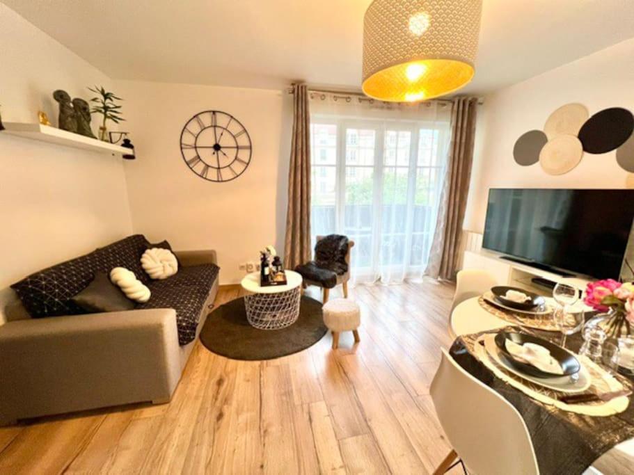 Appartement En Centre-Ville Bussy-Saint-Georges Bagian luar foto